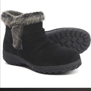 NEW! KHOMBU ankle boot